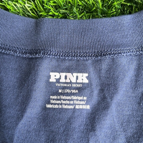 PINK Blue Tee size medium - Picture 4 of 8
